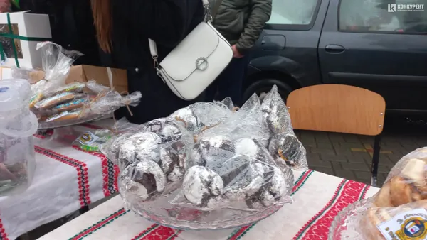 Освячення води і благодійний ярмарок: у Луцьку почали святкувати Водохреще (фото)