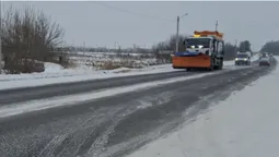 Волинь знову паралізує негода: дороги перетворюються на ковзанку (відео)
