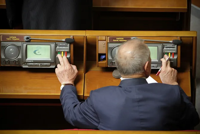 «Кнопкодавство» в дії: в Україні судитимуть нардепа