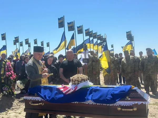 Навіки 28: на Волині попрощалися із загиблим Героєм Миколою Шевчуком (фото)