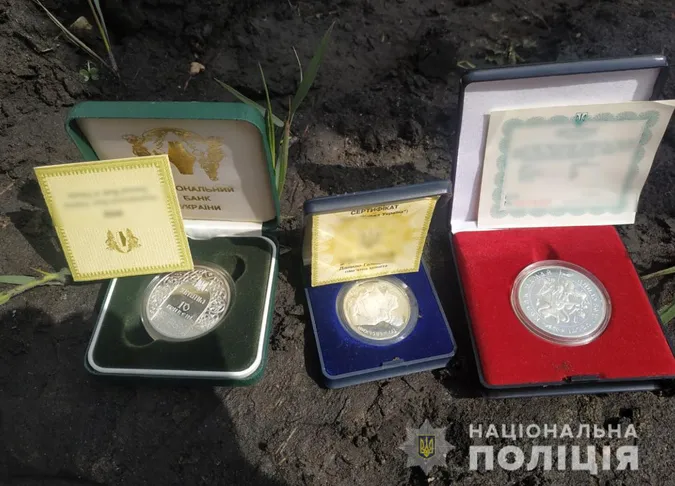 У волинянина винесли з будинку сейф із колекційними монетами (фото)