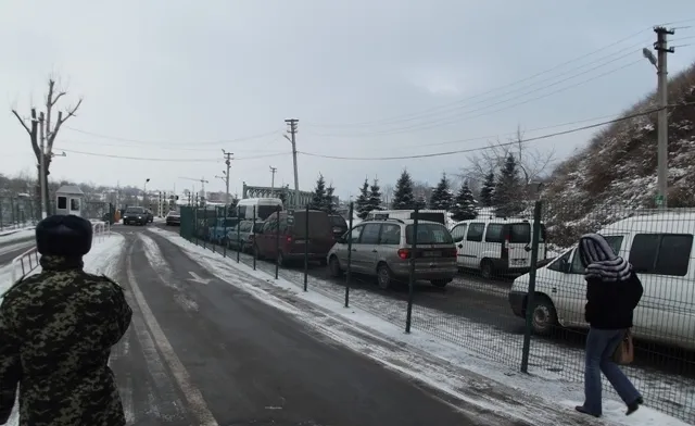 На кордоні Волині з Польщею - автомобільна черга