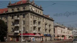 Виникає грибок: лучанин поскаржився на неякісний ремонт водостічних труб (фото)