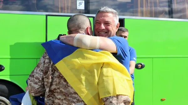 Черговий обмін полоненими: додому повертаються воїни ЗСУ, Нацгвардії та прикордонної служби (фото)