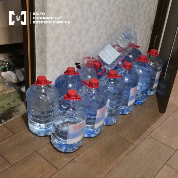 Підвали з сурогатом: у Луцьку накрили підпільний алкобізнес на 2 мільйони (фото)