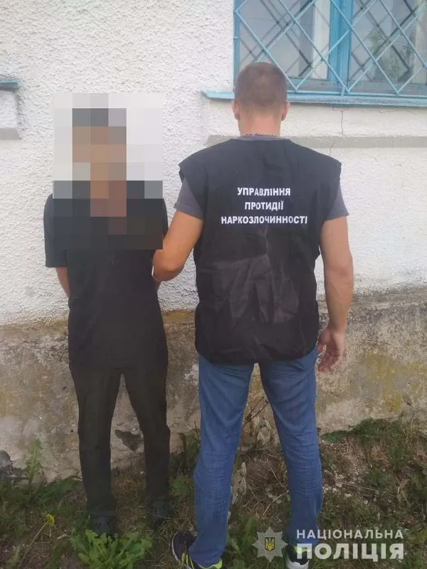 На Волині 57-річний чоловік організував наркобізнес на коноплях (фото)