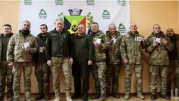 Бійців волинської «сотки» відзначили медалями «За оборону Торецької громади» (фото)