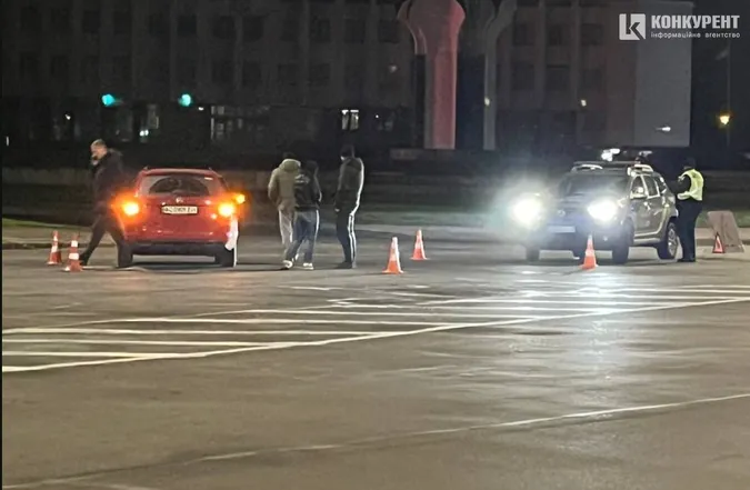 У Луцьку на Київському майдані влупилися дві автівки (фото)
