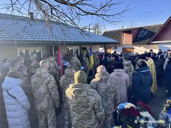 На Волині попрощалися із загиблим у ДТП прикордонником Романом Пасальським (фото)