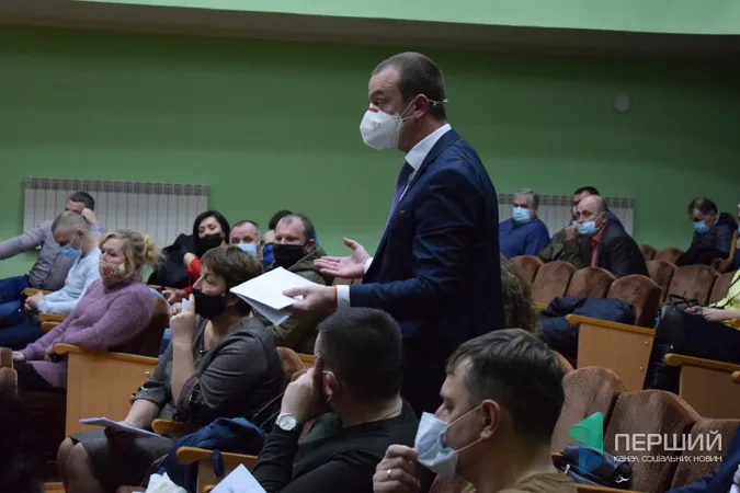 Сварки, обрання старост і премія для голови: як пройшла перша сесія у Підгайцях