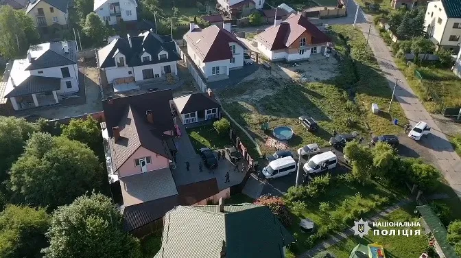 На Львівщині «накрили» потужну нарколабораторію (фото, відео)