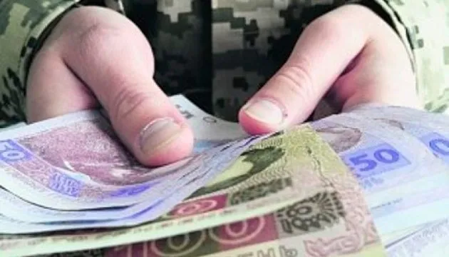 Відомо, яку зарплату отримають бійці за службку на передовій