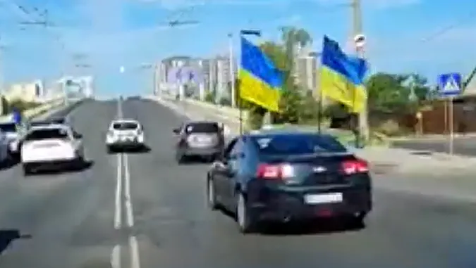 Неможливо стримати сліз: Луцьк зустрів чотирьох загиблих воїнів (відео)