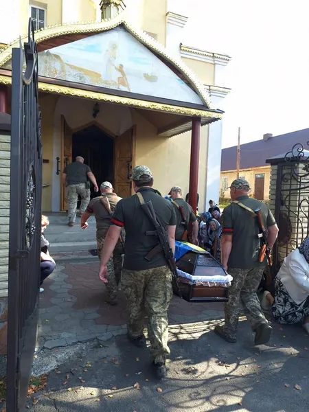 Назавжди 27: на Волині провели в останню дорогу Героя Богдана Денисюка (фото)
