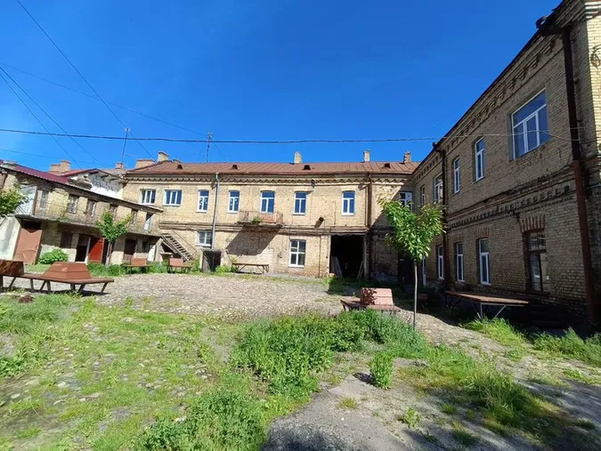 Гостинний двір Прайзлерів у Луцьку, травень 2024 року