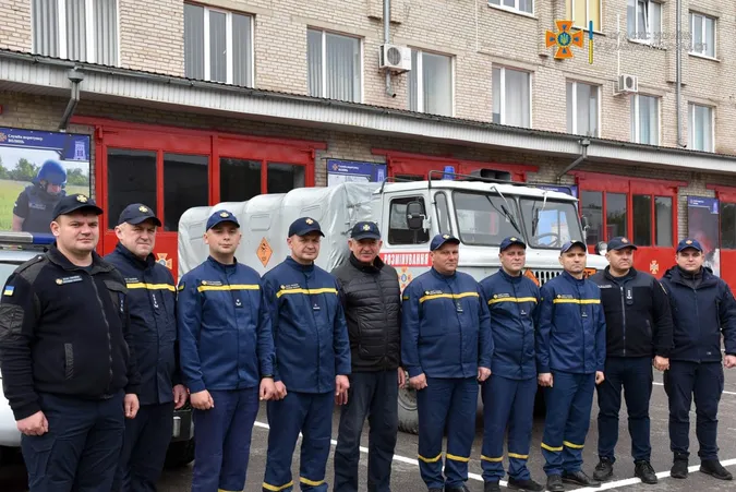 Волинські піротехніки вирушили розміновувати Донеччину (фото)