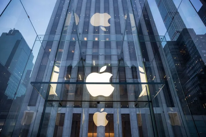 Apple готує нову версію iPhone SE