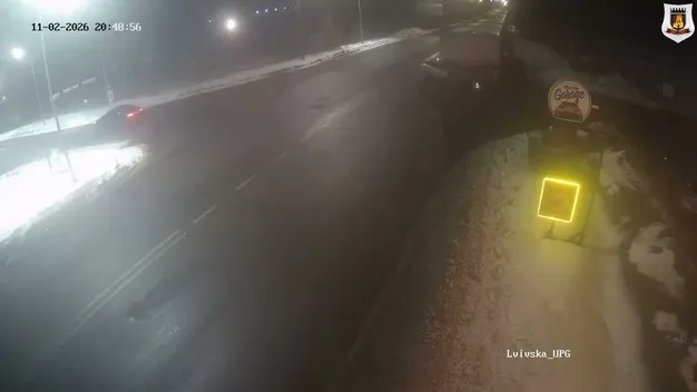 У Луцьку на Львівській Audi на єврономерах на шаленій швидкості «влетіла» у вантажівку (відео)