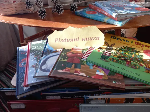 У обласну юнацьку бібліотеку у Луцьку завезли нові книжки: що тут є (фото)