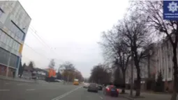 У Луцьку у водія забрали "права" через небезпечні маневри (відео)
