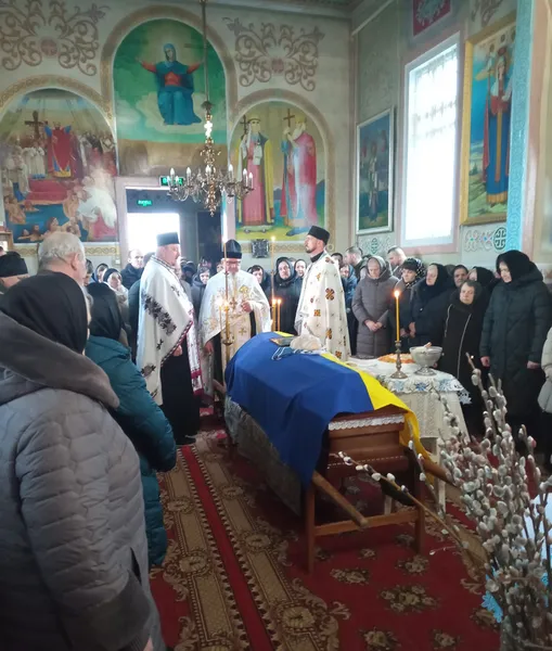 На Волині попрощалися із молодим воїном Валентином Карпіком (фото)