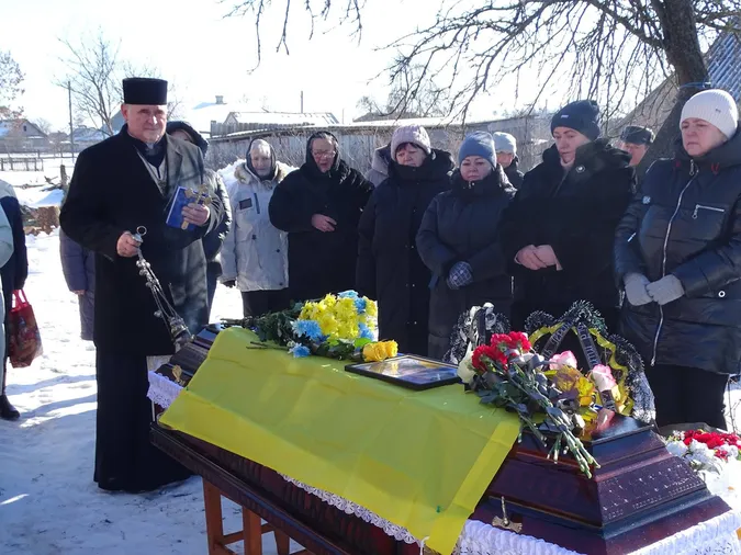 Востаннє додому: на Волині попрощалися з загиблим на Сумщині воїном Павлом Фіщуком