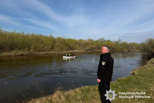 «Основна версія – утоплення»: на Рівненщині сьому добу шукають 4-річного Дмитрика (фото)