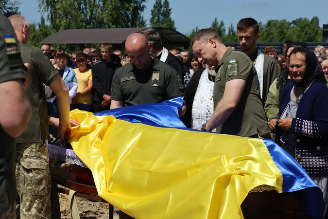 Біль і сльози: на Волині попрощалися з молодим снайпером Вітарієм Шереметою, який загинув на Харківщині
