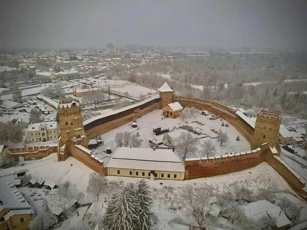 Луцький замок взимку. Сучасне фото з соцмереж