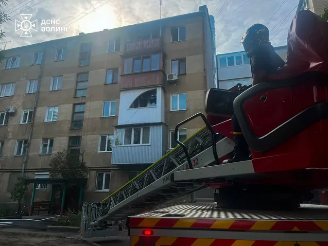 У Ковелі сталася пожежа у багатоповерхівці: власник квартири отримав опіки (фото)