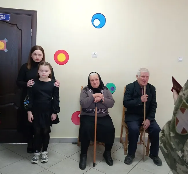 На Волині матері та доньці загиблого Героя вручили орден «За мужність» (фото)