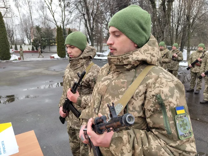 І волиняни, і переселенці: у Луцьку прикордонники склали присягу (фото)