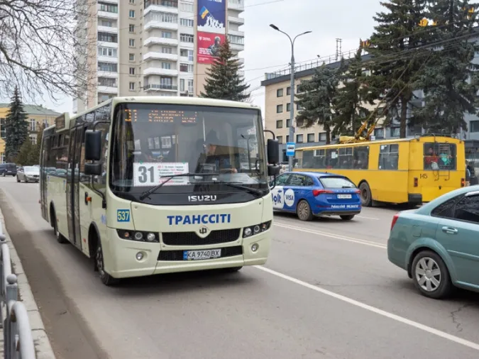 Луцькими маршрутками не можуть скористатися люди з інвалідністю (відео)