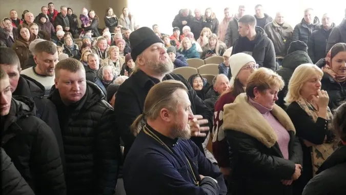 У Смолигові збори щодо переходу храму до ПЦУ вийшли з-під контролю: що відомо (фото, відео)