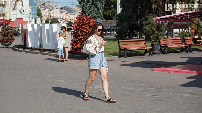 Вишиванки, сонце, діти: як Луцьк зустрів 33-ю річницю незалежності (фото)