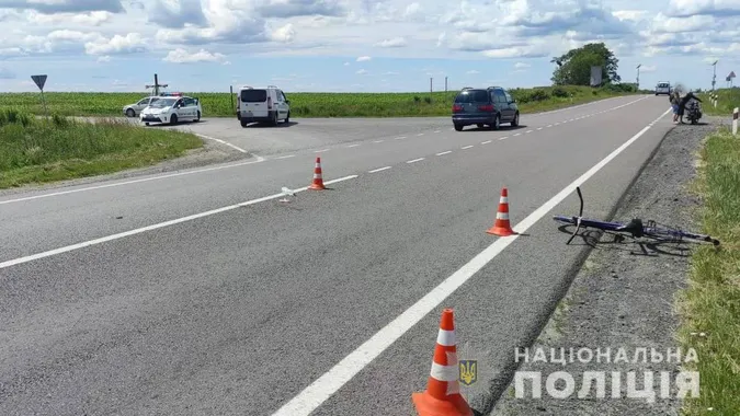 На волинській дорозі 55-річний велосипедист потрапив під колеса «форда» (фото)