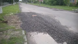 Лучани просять відремонтувати дорогу на Вересневому (фото)