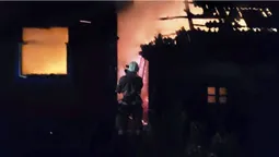 Серед ночі на Волині палала хата: всередині знайшли труп жінки (фото, відео)