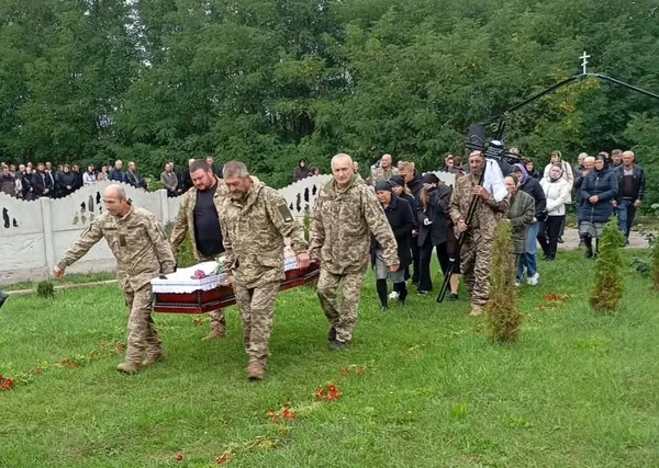 На Волині попрощалися з ветераном Ростиславом Мельничуком, який помер після тяжкого поранення