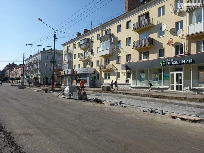 Реконструкція триває: що коїться на проспекті Волі у Луцьку (фото)