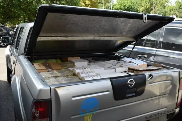 Допомогла діаспора в Чикаго: з Волині на фронт передали позашляховик (фото)