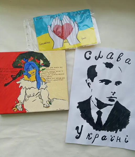 Волинський музей збирає дитячі малюнки, аби передати їх військовим (відео)