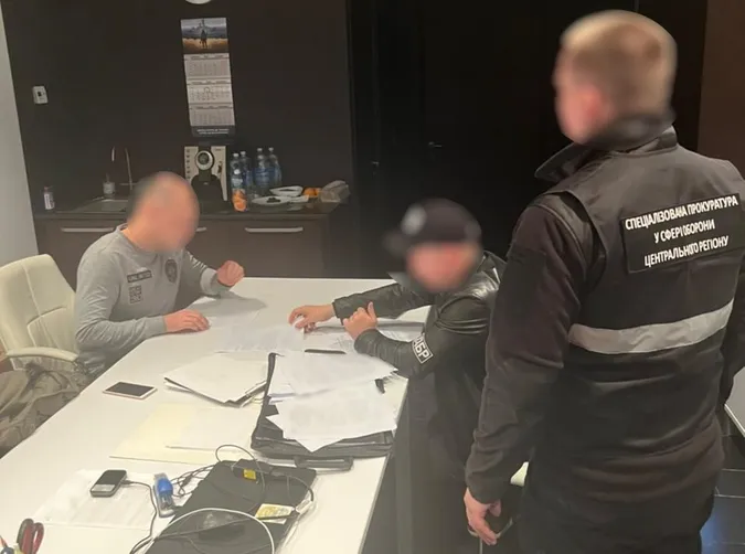 Офіцеру, який подарував гранати помічнику Залужного, повідомили про підозру