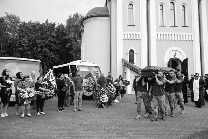 Луцька громада провела в останню путь Захисників Віталія Велічка та Антона Бучка (фото)