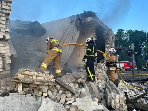 Росія вдарила по Уманському району: повідомляють, що зачепило супермаркет «АТБ» (фото)