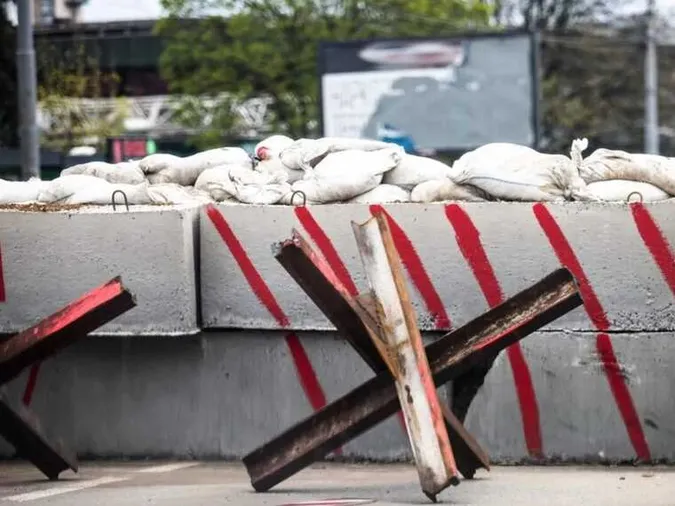 На Волині на блокпосту чоловік побив поліцейського металевою трубою