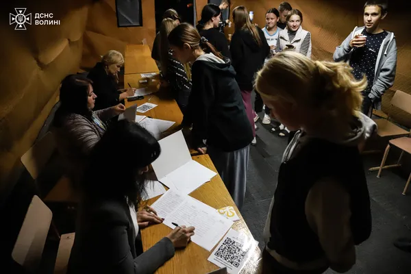 Перекриті вулиці, пожежні та «швидкі»: що відбувалося на Волині вночі (фото)