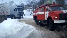 Попри відлигу: на Волині за вихідні із заметів витягнули чотири автомобілі (відео)
