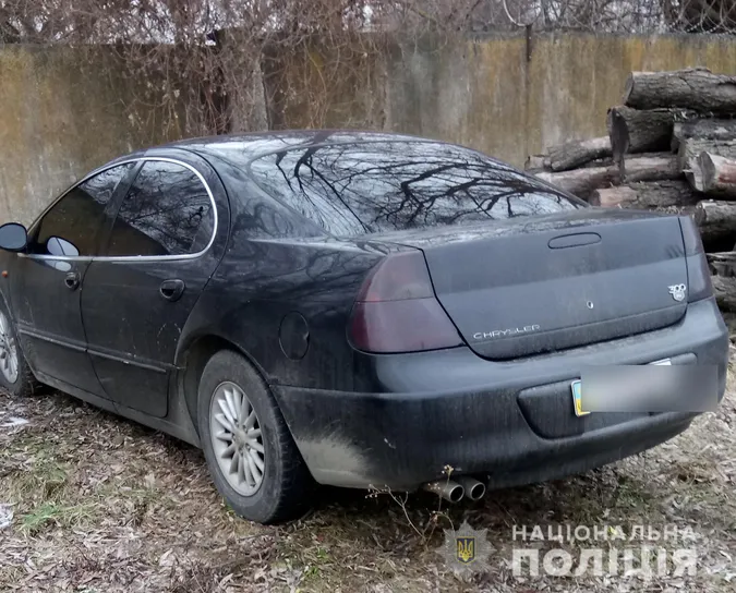 На Волині поліцейські зупинили авто з підробленими документами (фото)
