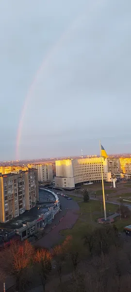 Над Луцьком зранку помітили величезну веселку (фото)